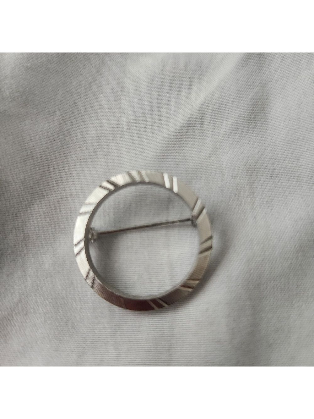 Vintage Circle Infinity Brooch Pin Etched Line Design Silver Tone Metal Shiny El